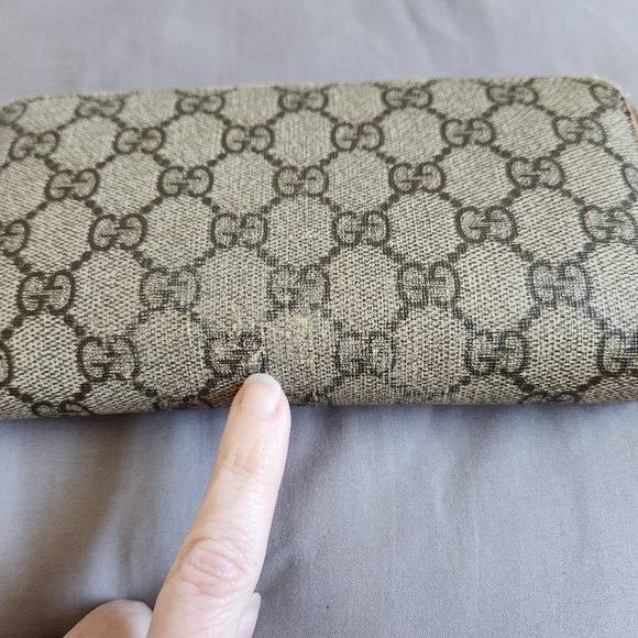 Authentic Gucci Hard Coated Zip Around Zippy Wallet - Picture 10 of 12